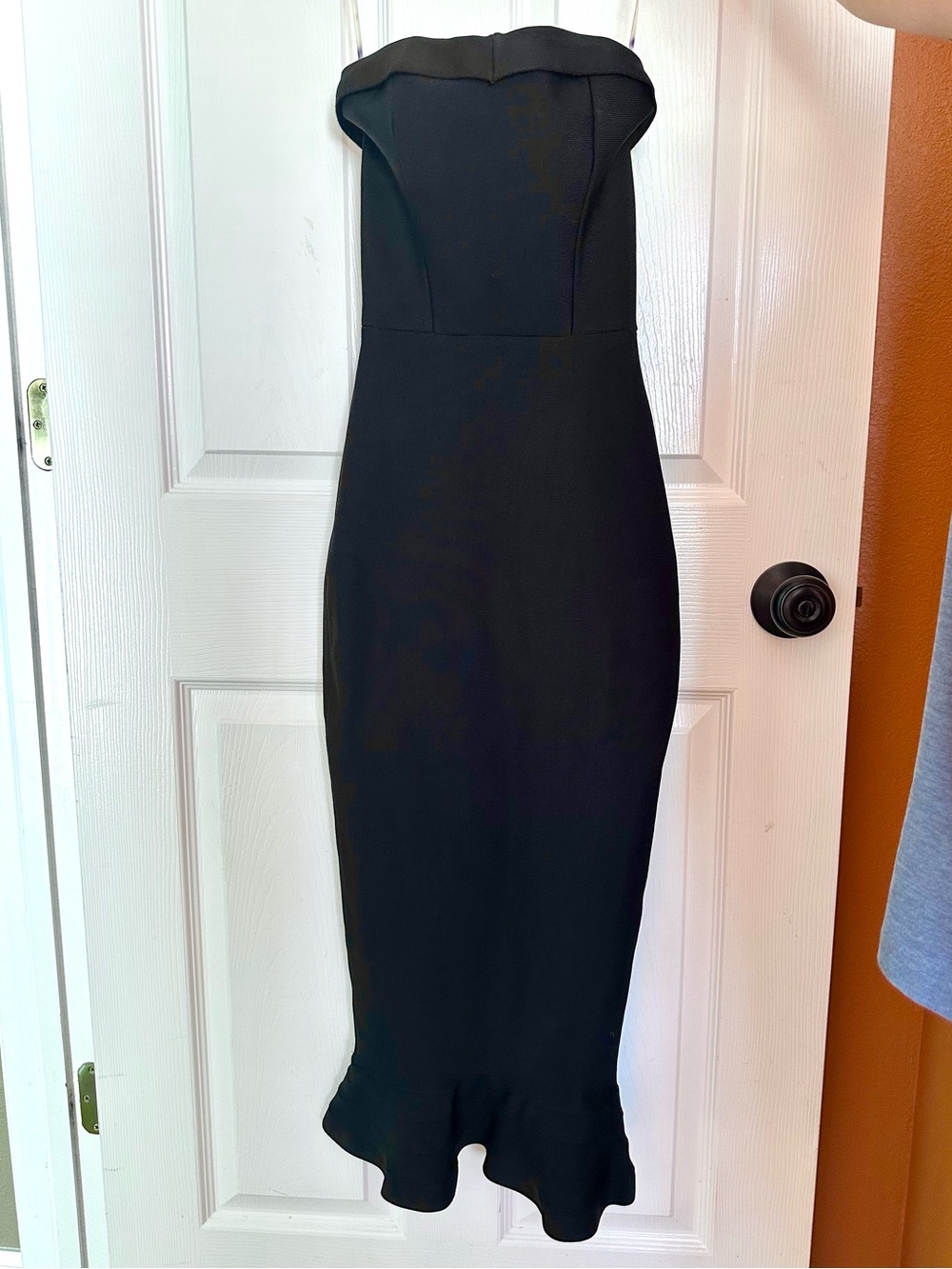 Black Strapless Fitted Bandage Midi Dress with Flounce Hem